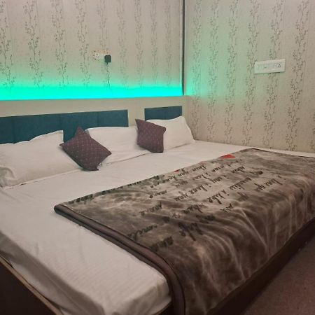 Hotel Sgh Subhadra Guest House Ayodhya Kültér fotó