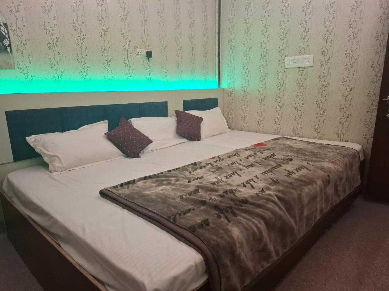 Hotel Sgh Subhadra Guest House Ayodhya Kültér fotó