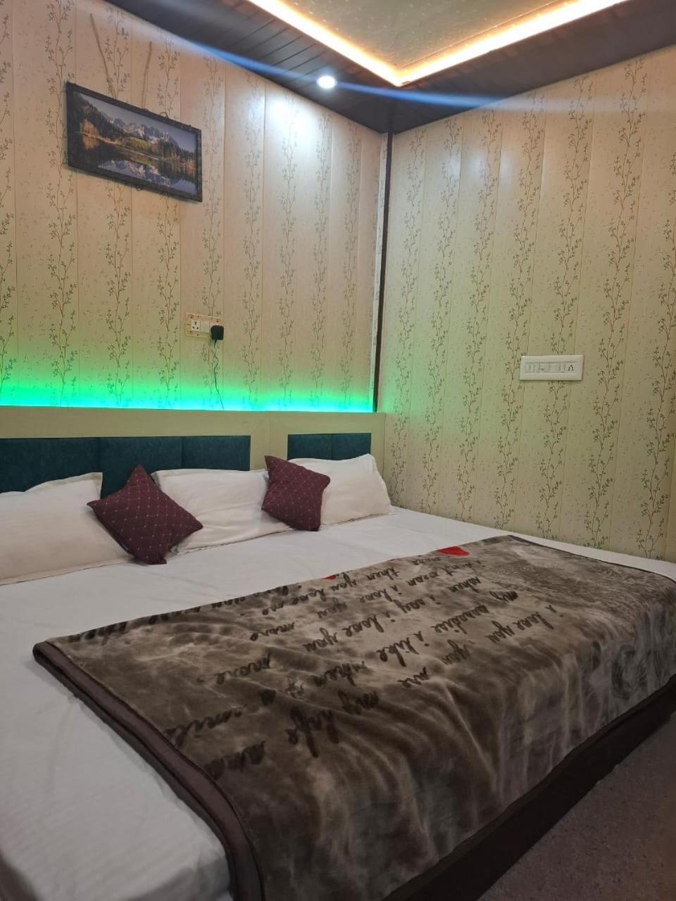 Hotel Sgh Subhadra Guest House Ayodhya Kültér fotó