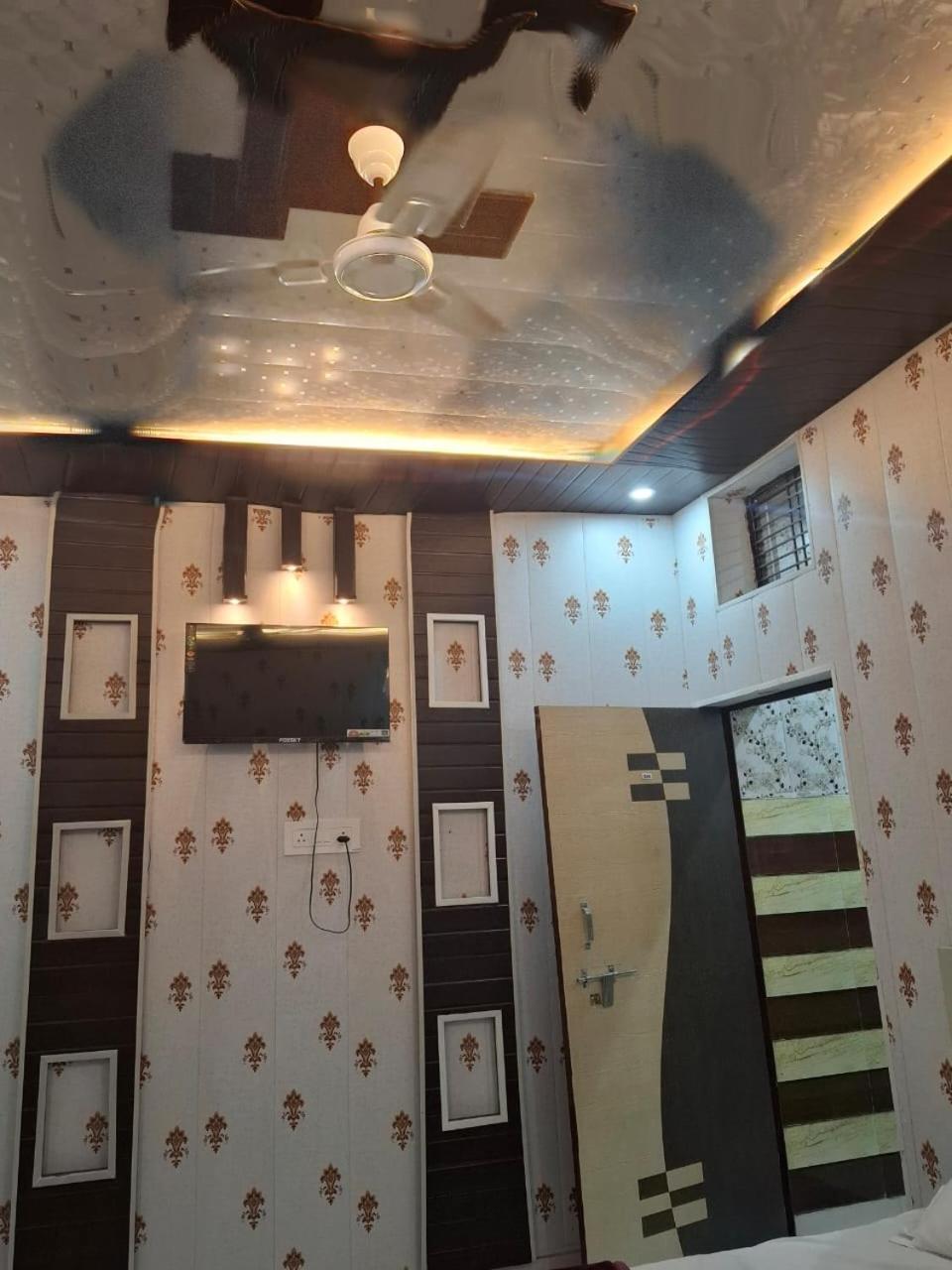 Hotel Sgh Subhadra Guest House Ayodhya Kültér fotó