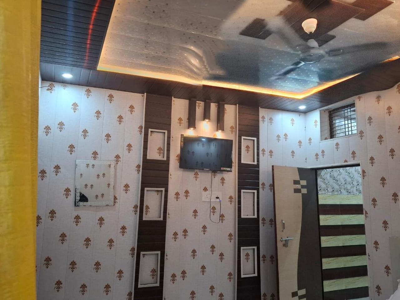 Hotel Sgh Subhadra Guest House Ayodhya Kültér fotó