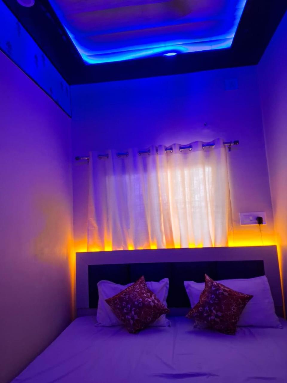 Hotel Sgh Subhadra Guest House Ayodhya Kültér fotó