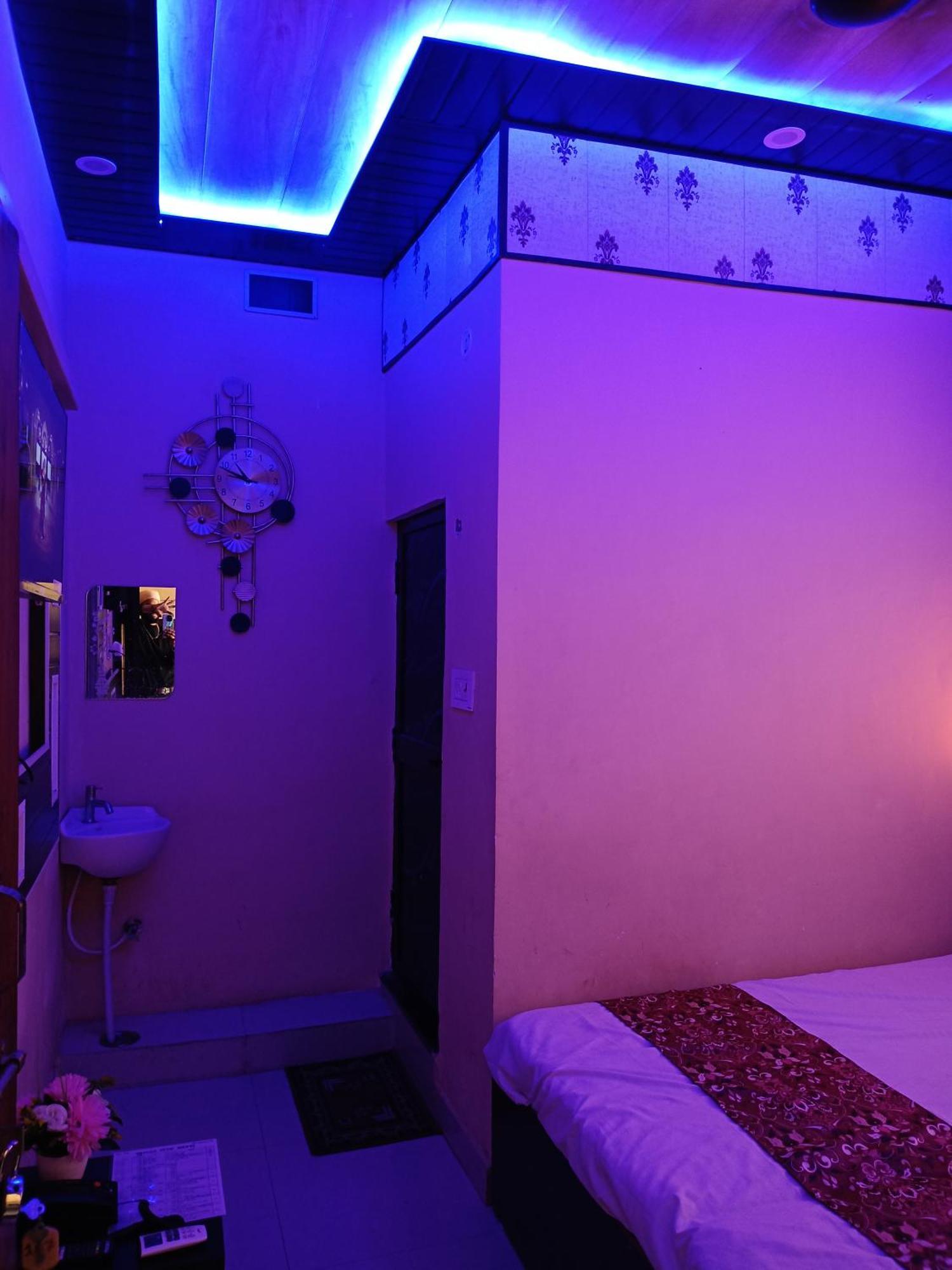 Hotel Sgh Subhadra Guest House Ayodhya Kültér fotó