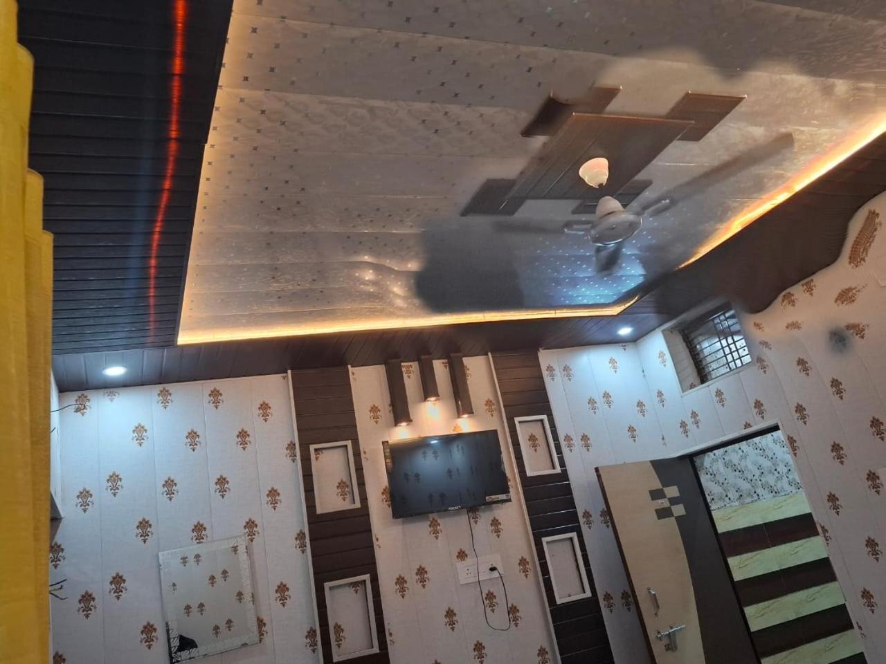 Hotel Sgh Subhadra Guest House Ayodhya Kültér fotó