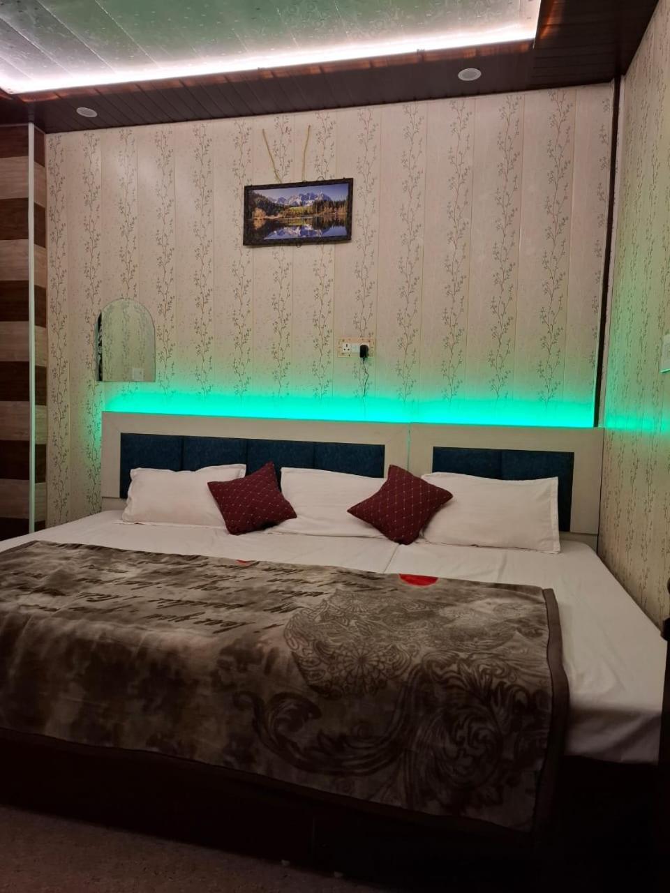 Hotel Sgh Subhadra Guest House Ayodhya Kültér fotó
