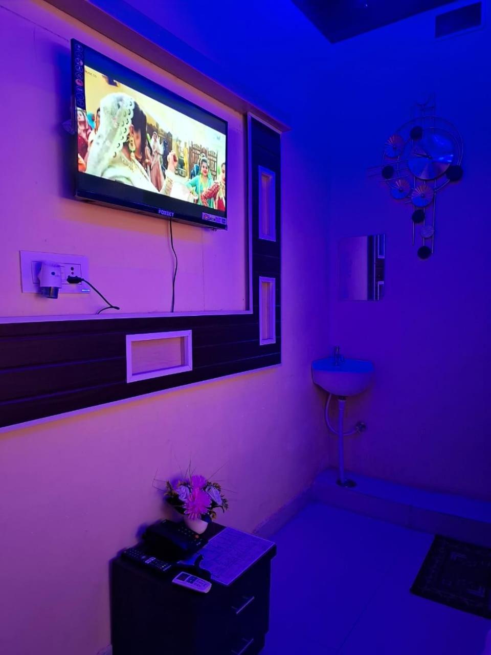 Hotel Sgh Subhadra Guest House Ayodhya Kültér fotó