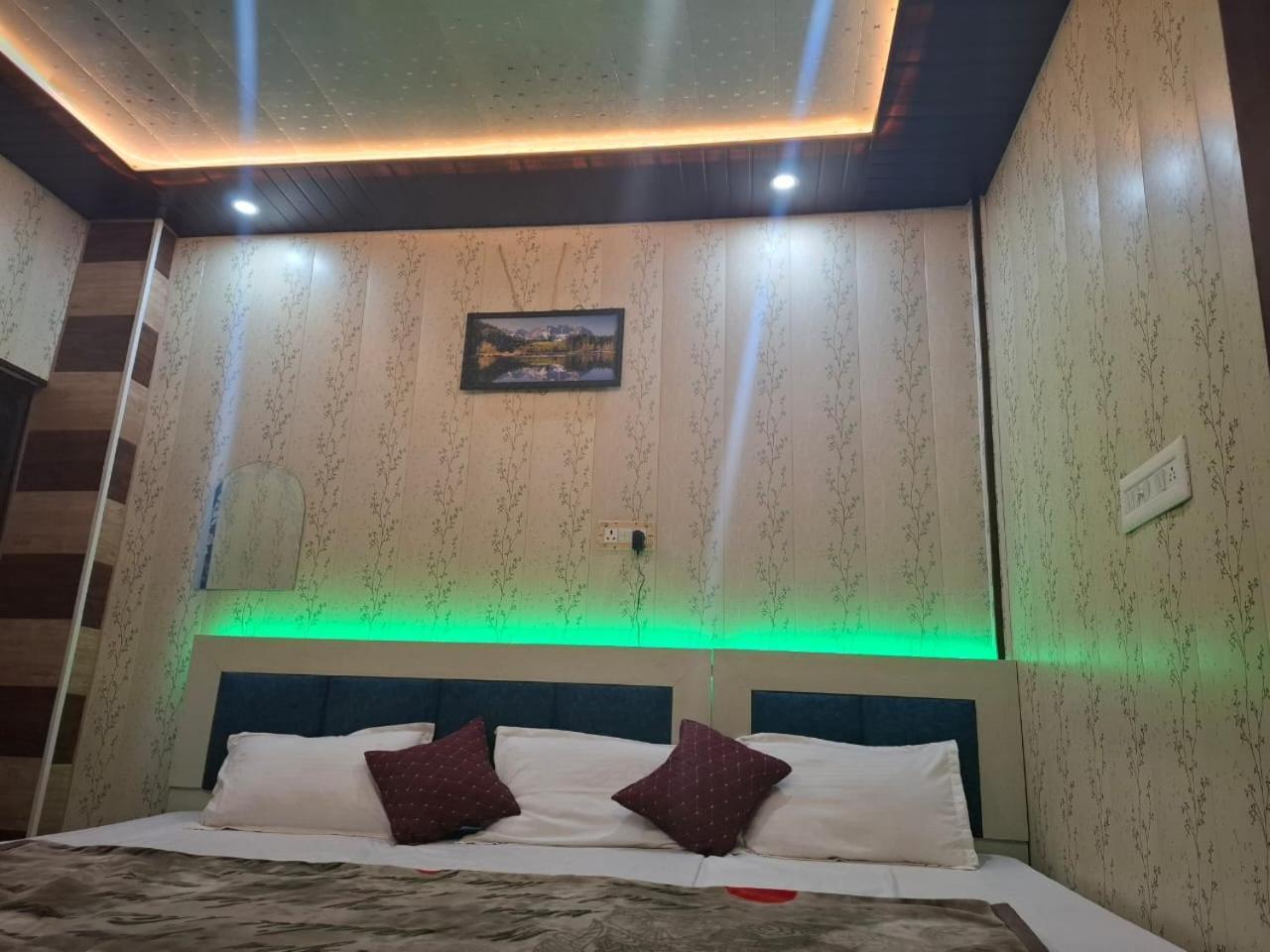 Hotel Sgh Subhadra Guest House Ayodhya Kültér fotó