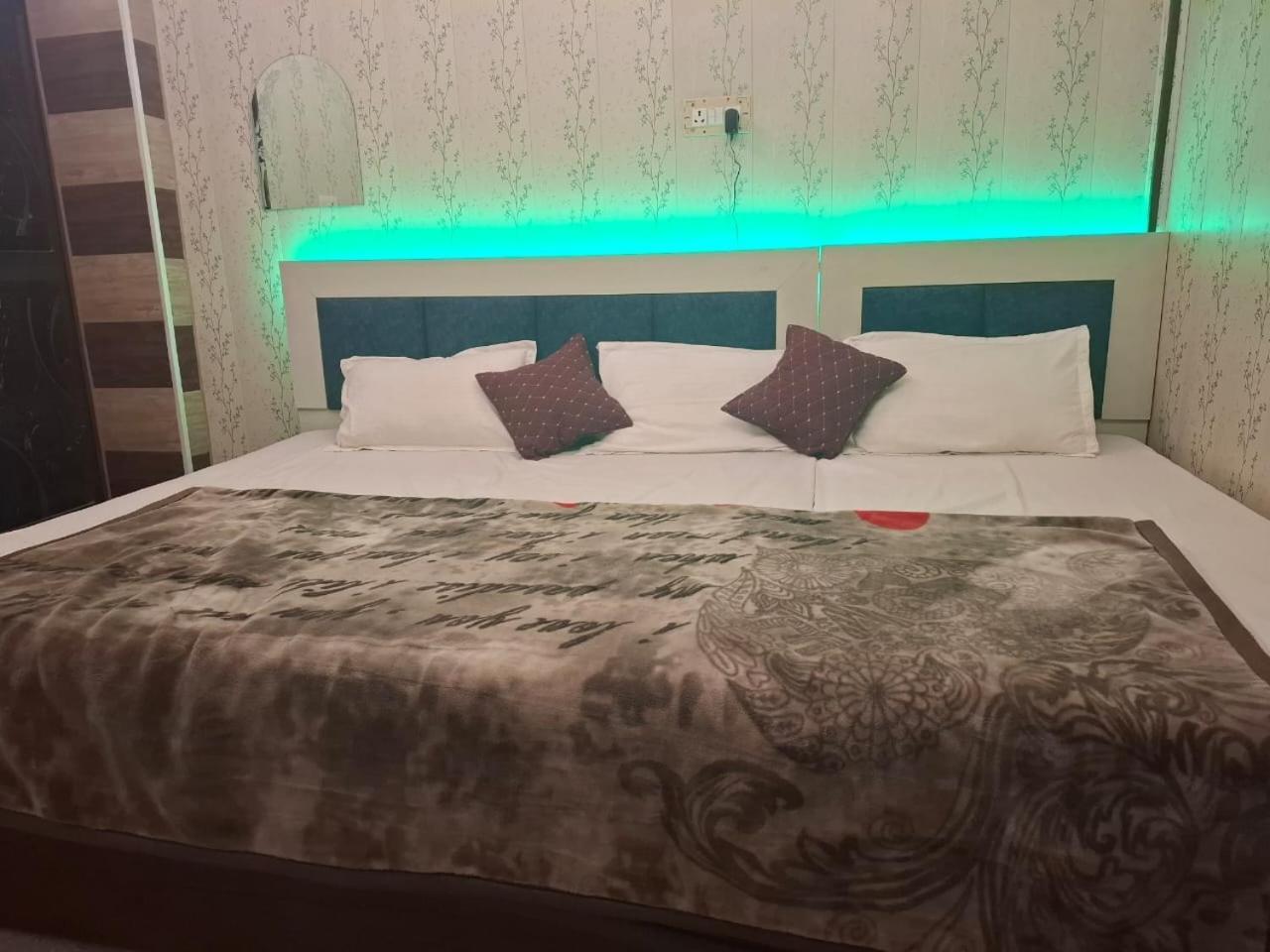Hotel Sgh Subhadra Guest House Ayodhya Kültér fotó